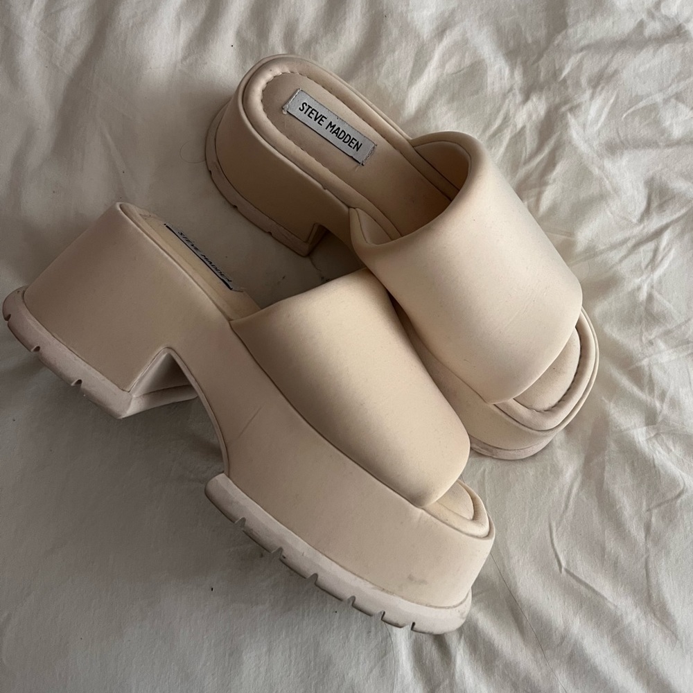 Steve Madden Shelly Platform Sandals - White